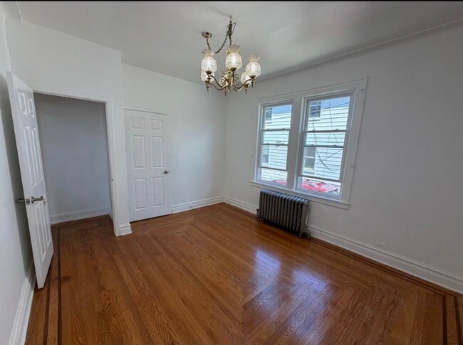 Photo - 16501 Union Tpke Unit Duplex in Fresh Meadows!