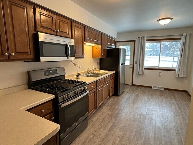 33 W Klubertanz Dr