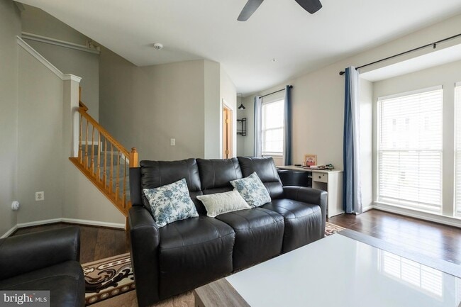 Photo - 4004 Meadow Trail Ln
