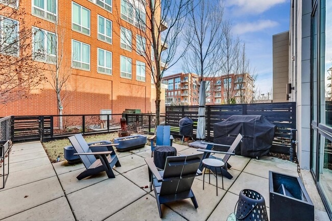 Photo - 4832 N Clark St