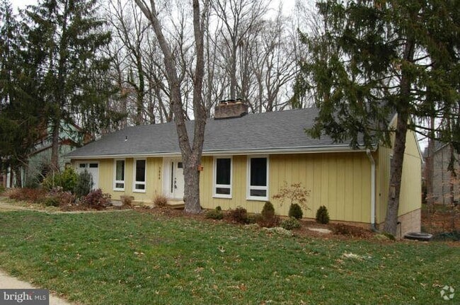 Building Photo - 3808 Maryland St Rental
