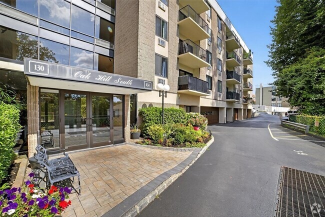 Building Photo - 130 Colonial Pkwy Unit 3K Rental
