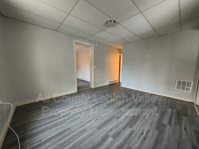 Photo - 114 S 8th St