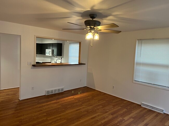 Photo - 1624 Scott Ave Unidad Torybrooke Apartments