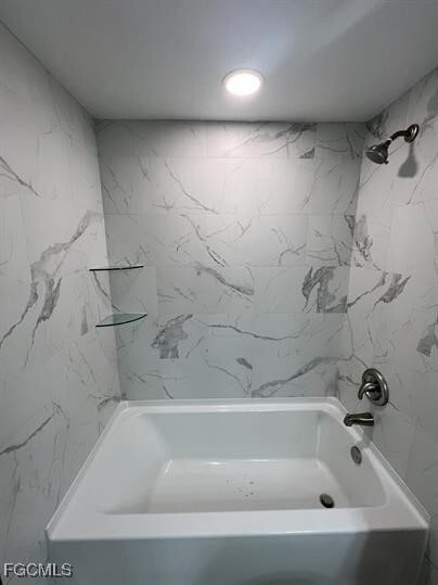 Building Photo - 639 SE 13th Ave Unit 119