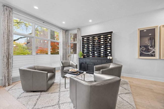 Photo - 1852 N Mohawk St