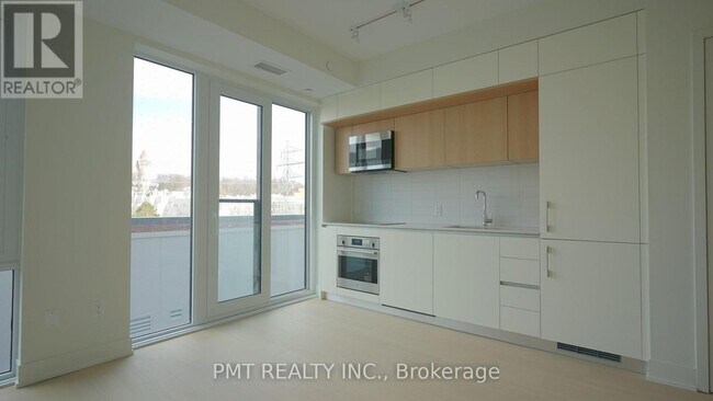 Photo - 322 Dupont St Unité 408