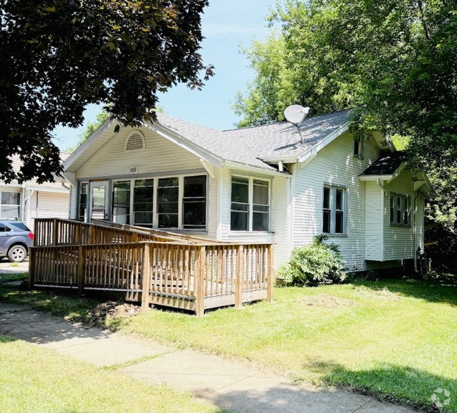 Building Photo - 1309 Woodbridge St Rental