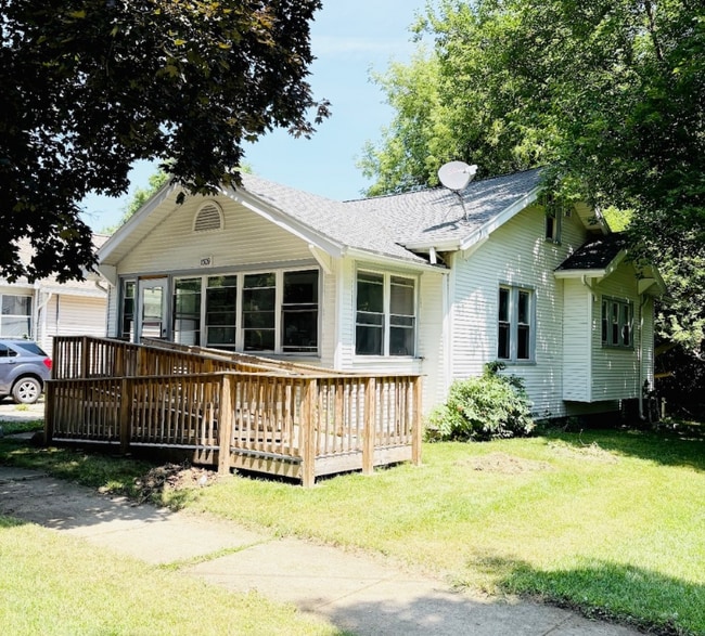 Building Photo - 1309 Woodbridge St Rental