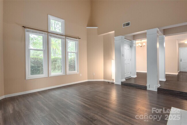 Photo - 9205 Ravenwing Dr