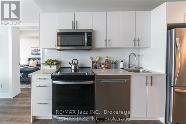 Photo - 80 Bond St E Unit 306