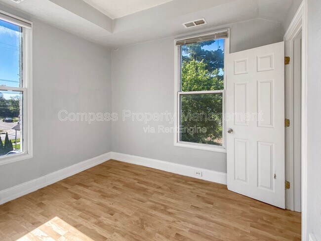 Photo - 812 Butterworth St SW Unit 1