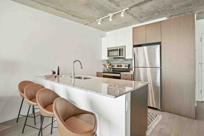 Photo - 2117 S Wabash Ave