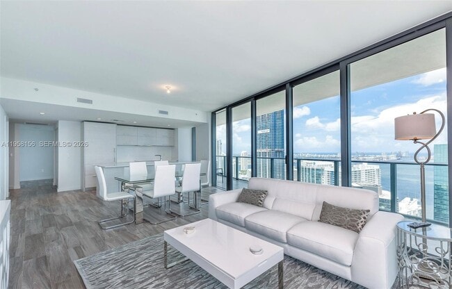 Photo - 1300 S Miami Ave Unidad 4505