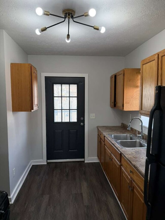 Photo - 3028 W 104th St