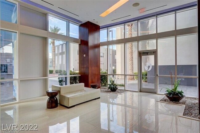 Photo - 4575 Dean Martin Dr Unidad 1011