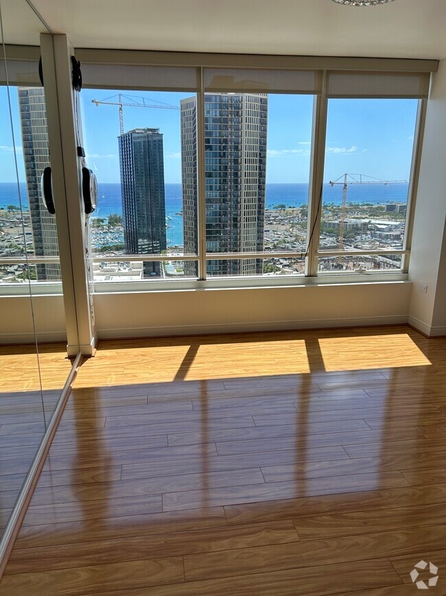 Building Photo - 1009 Kapiolani Blvd Unit Pacifica Honolulu Rental