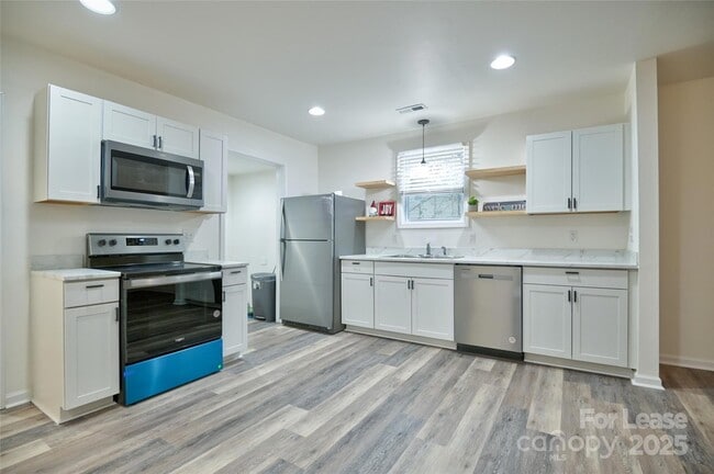 Photo - 313 Heyward St