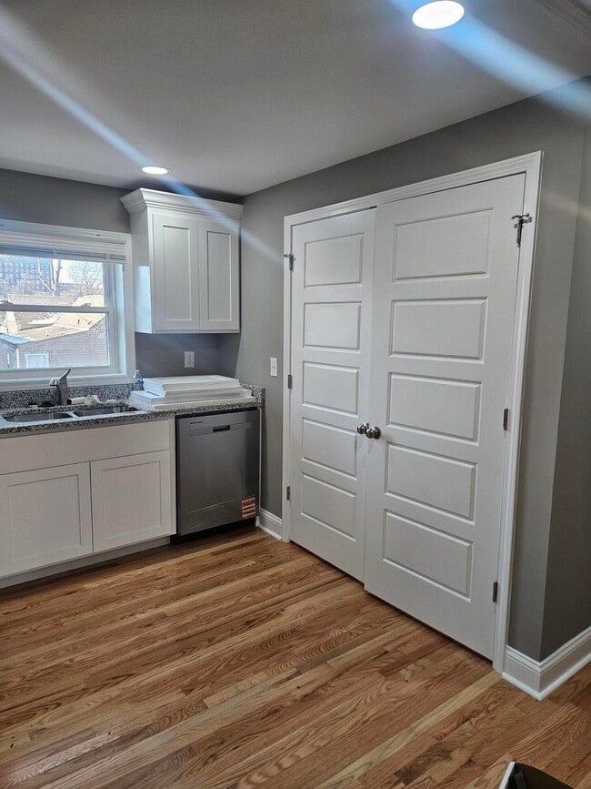 Photo - 402 Gunn St Unit 101