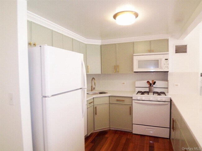 Photo - 777 N MacQuesten Pkwy Unit 604