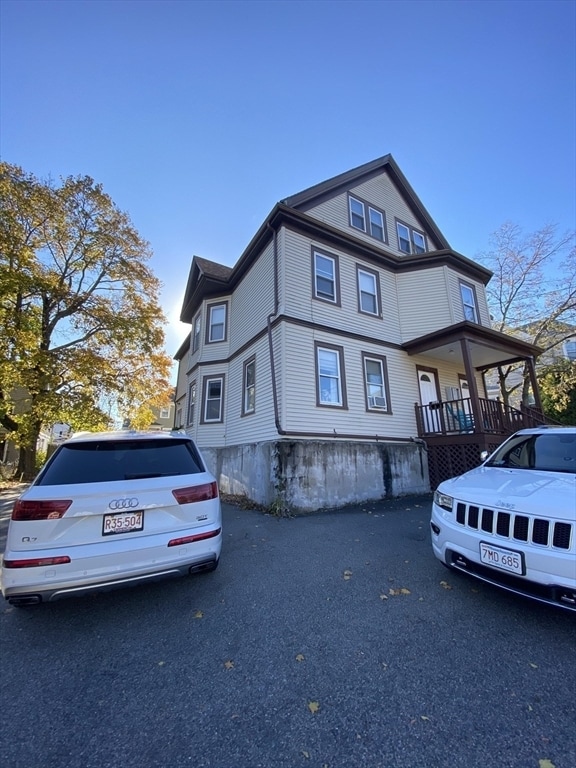 Building Photo - 253 Whitwell St Unit 2R