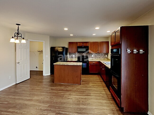 Photo - 19789 Randolph Pl