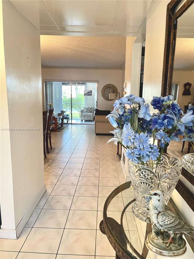 Photo - 1015 Country Club Dr Unit 109