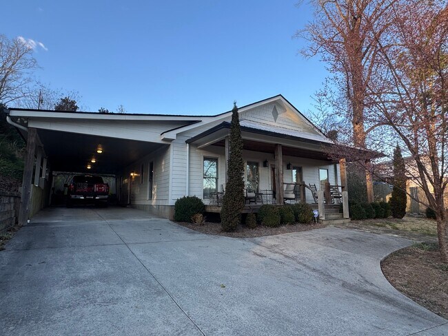 Photo - 104 Hamby St