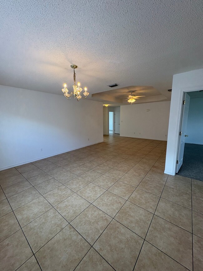Photo - 953 Southern Oaks Ct