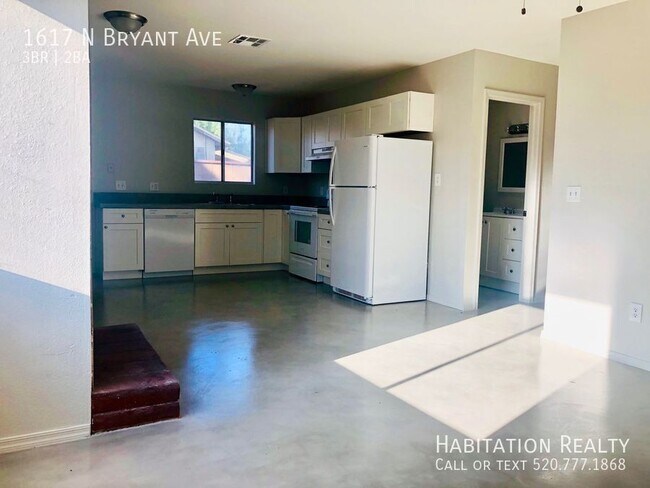 Photo - 1617 N Bryant Ave