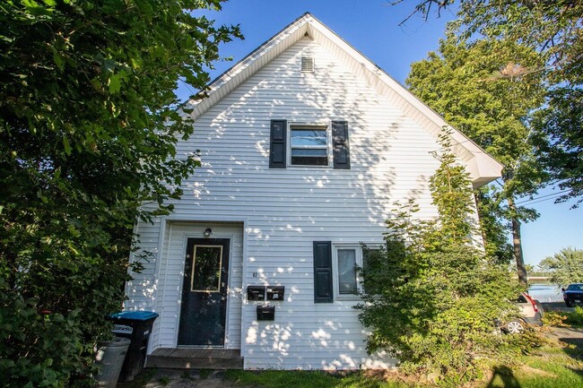 Photo - 82 4th St
