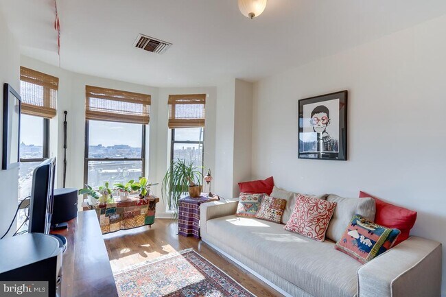 Photo - 2038 18th St NW