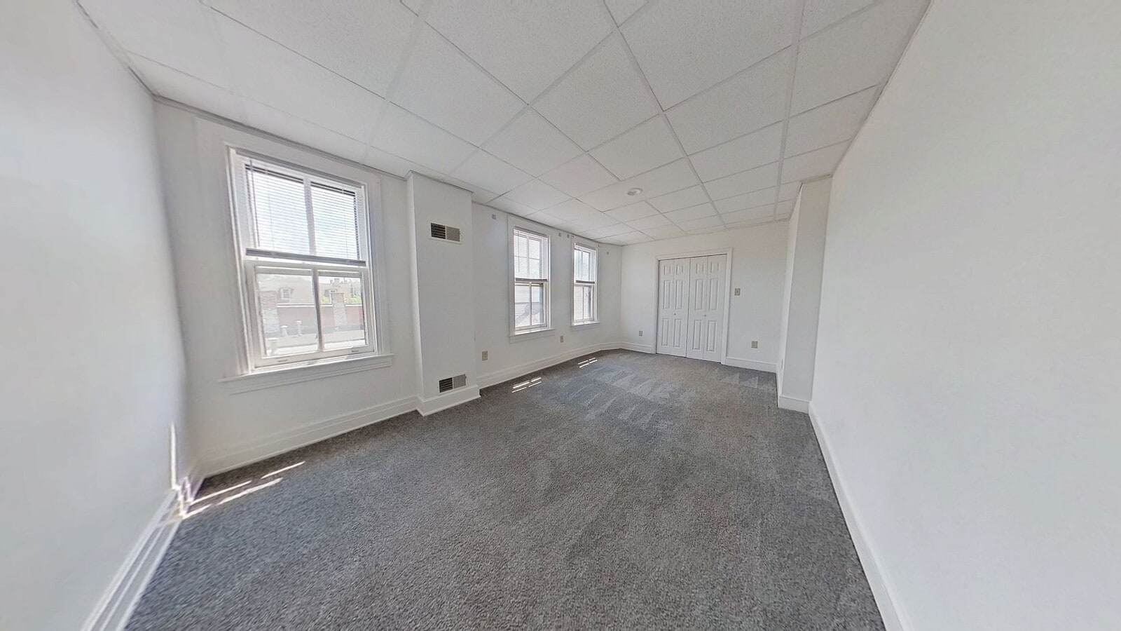 Photo - 202 E King St