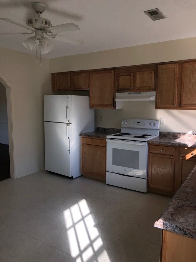 Photo - Lovely Home with a Great Location In Town