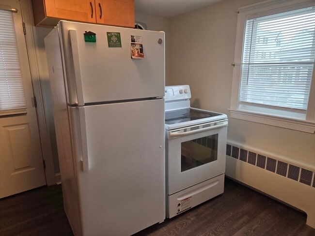 Photo - 14 Strafford Pl