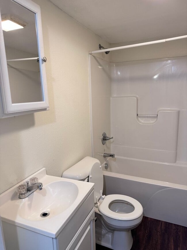 Photo - 303 W 2nd St