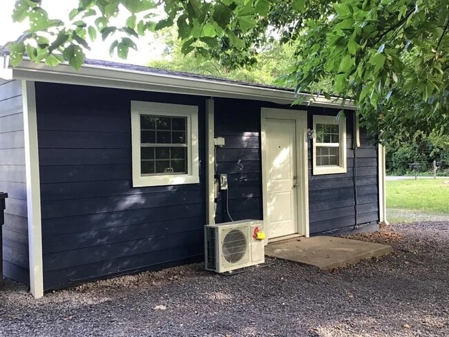 Building Photo - 604 Lester Rd Rental