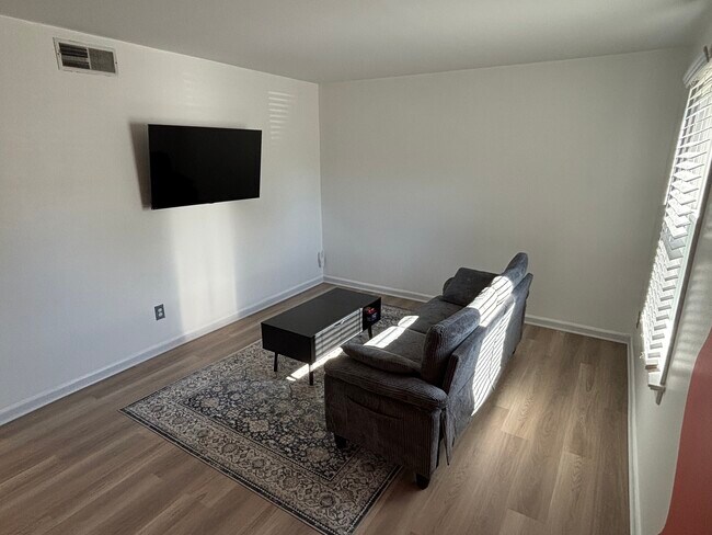 Photo - 4708 Leadenhall Dr