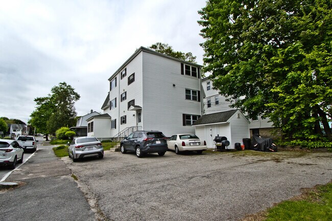 Photo - 137 Cohasset St Unidad 3