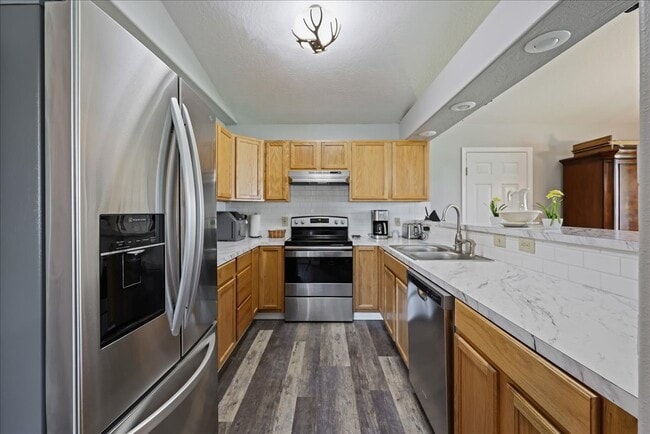 Photo - 20 10th Ave N