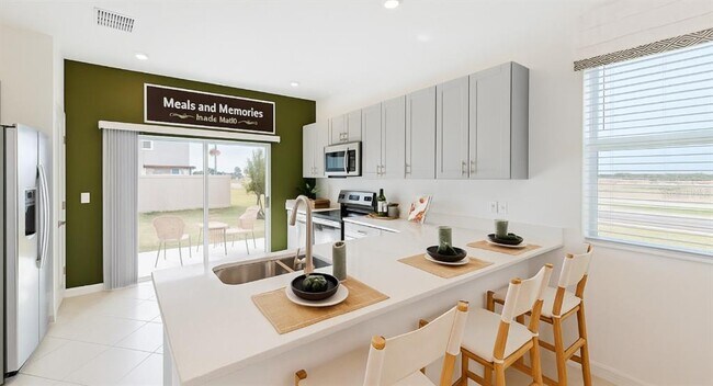 Photo - 2004 Viewfinder St