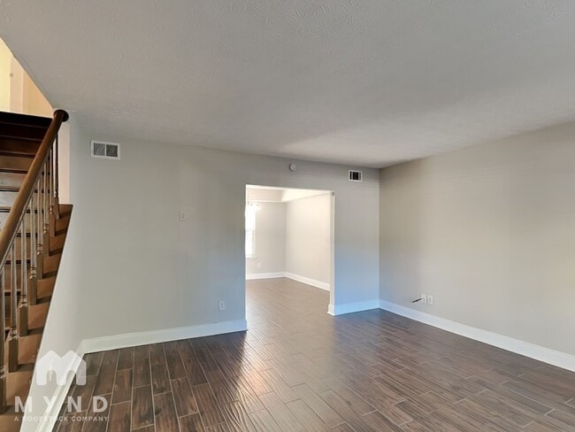 Photo - 255 Marcliff Ct