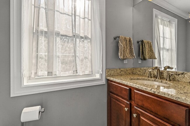 Photo - 176 Washington St