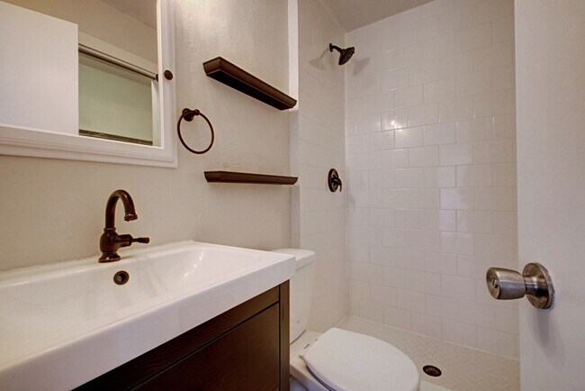 Photo - 6407 Auburn Dr