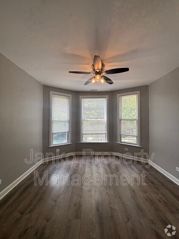 Building Photo - 7311 S Dorchester Ave Unit 2 Rental