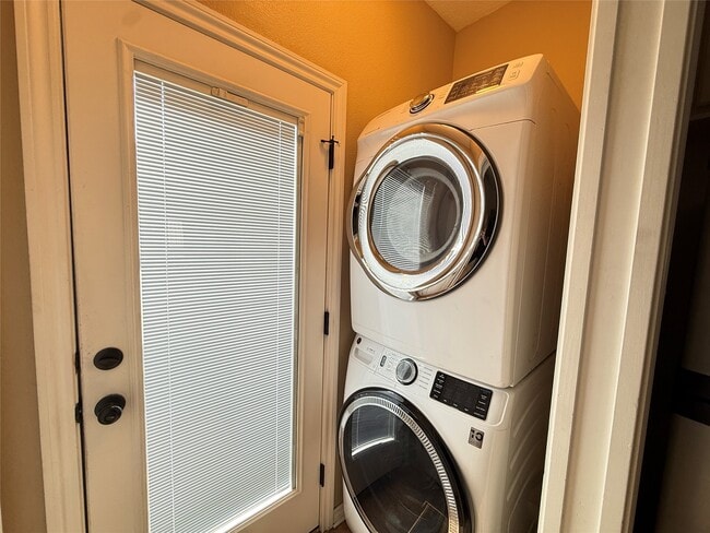 Photo - 3828 Black Hawk Ln