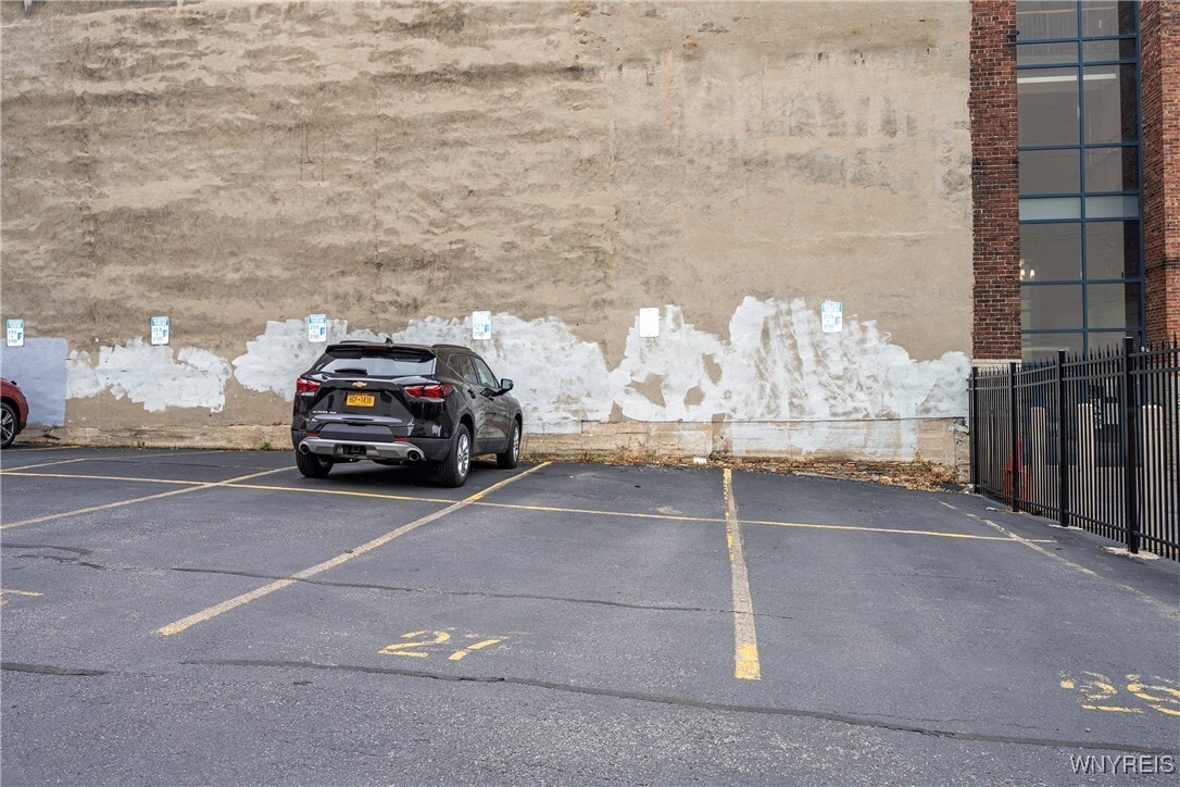 Photo - 210 Ellicott St