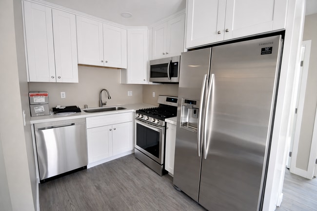 Photo - 3 Bed / 1 Bath – Prime Rockford Dr Location (Walk to Campus!) Unit 5056 Rockford Dr.