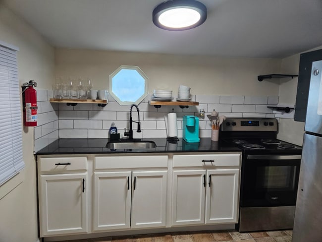 Building Photo - 1730 45th Ave