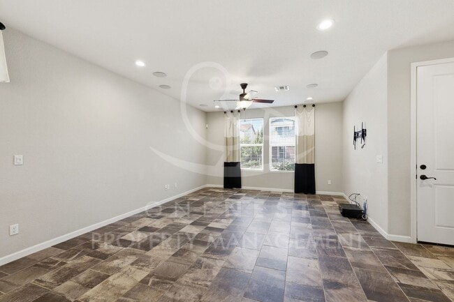 Photo - 4 bedroom, 3 bathroom - 2473 square feet; Twelve Bridges